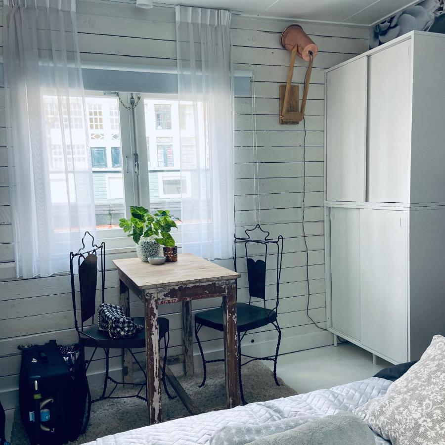 Houseboat Bonnie Bed & Breakfast Amsterdam Exterior photo